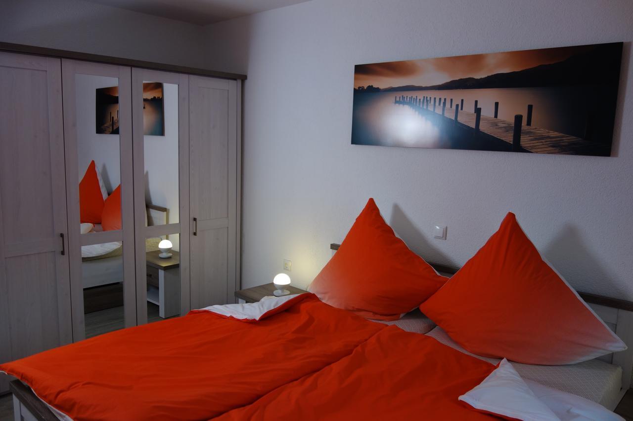 Speedys Gaestehaus Baar  Экстерьер фото